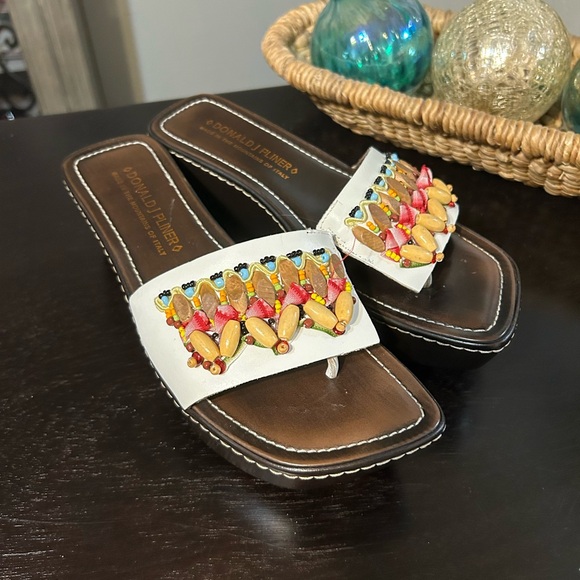 Donald Pliner Platform Boho Beaded Retro Slides Size 9.5 - Picture 1 of 9